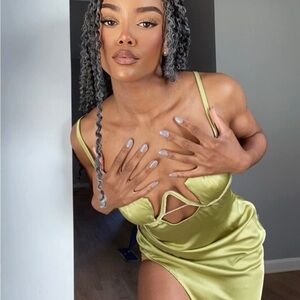 Green (2/Small) dress. Brand new.